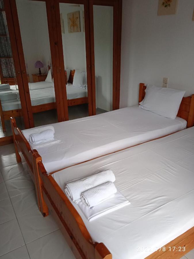 Syraina Apartments สเกียธอสทาวน์ ภายนอก รูปภาพ